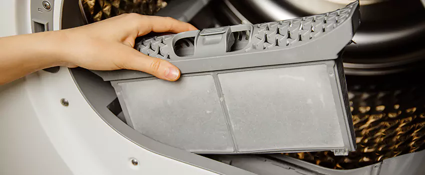Signs Of A Clogged Dryer Lint Trap in Richmond Hill, Ontario